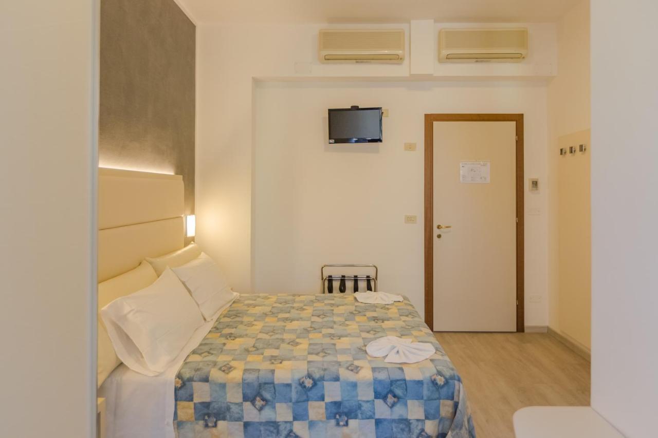 Hotel Bremen Rimini Esterno foto