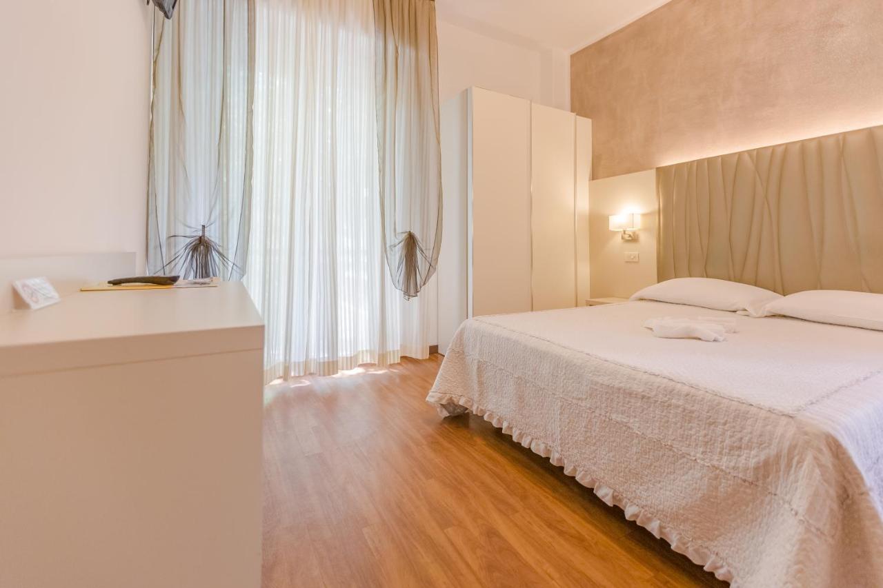 Hotel Bremen Rimini Esterno foto