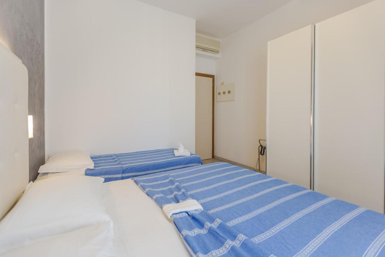 Hotel Bremen Rimini Esterno foto